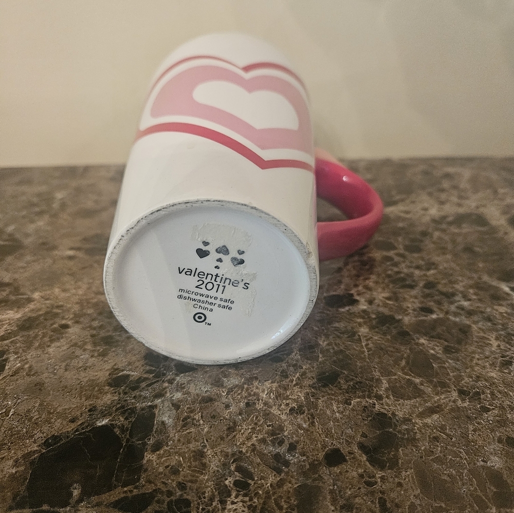 NWOT Valentine's 2011 Heart Motif Mug in Pink and White - Picture 4 of 6